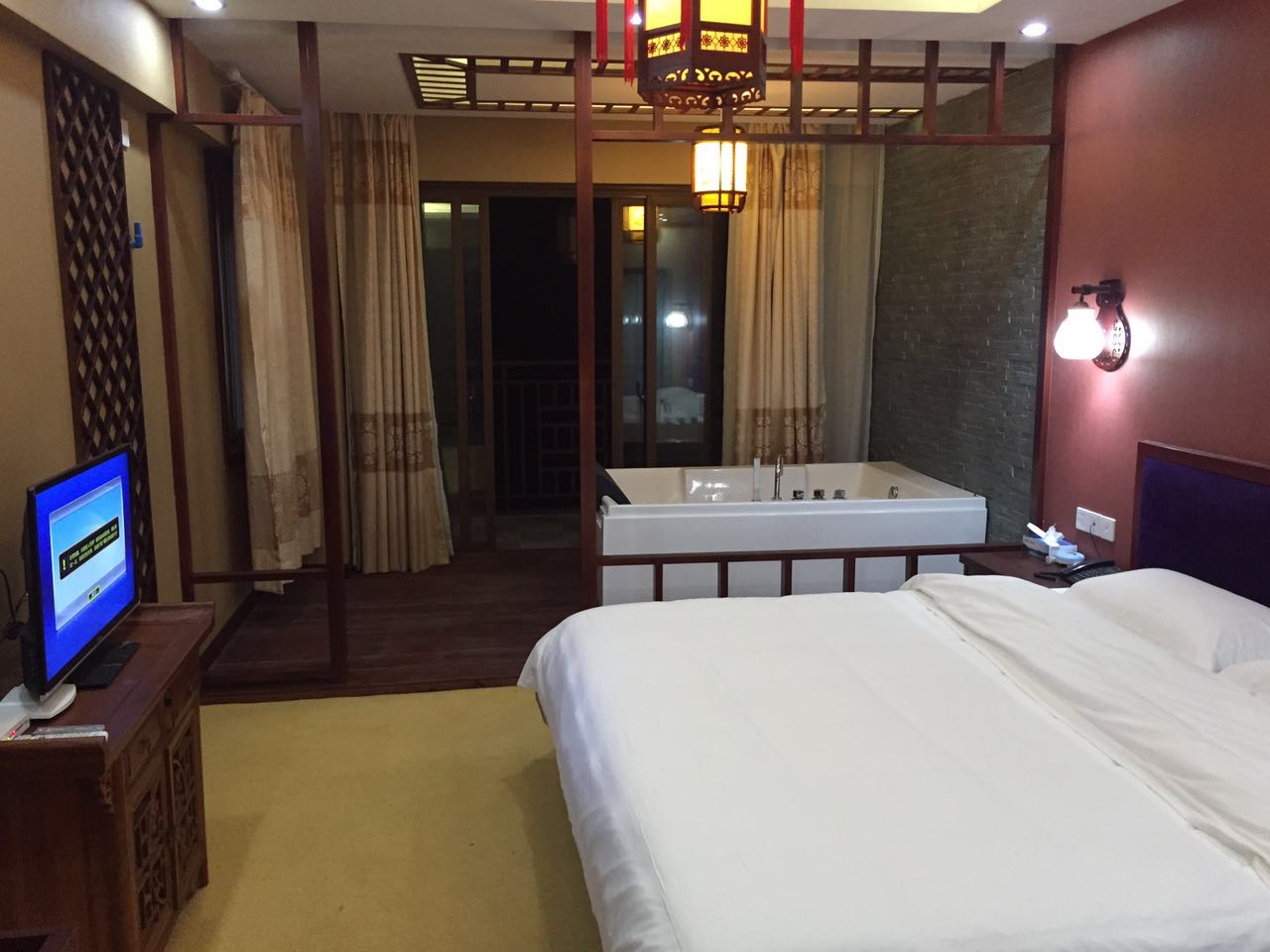 綦江區(qū)西湖水岸<a style=color:#FF0000 href=http://www.pcluntan.com/art-10-3-yw.html?dq=>農(nóng)家樂(lè)</a>住宿環(huán)境 綦江區(qū)西湖水岸<a style=color:#FF0000 href=http://www.pcluntan.com/art-10-3-yw.html?dq=>農(nóng)家樂(lè)</a>住宿環(huán)境