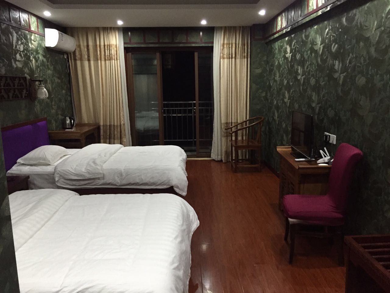 綦江區(qū)西湖水岸<a style=color:#FF0000 href=http://www.pcluntan.com/art-10-3-yw.html?dq=>農(nóng)家樂(lè)</a>住宿環(huán)境 綦江區(qū)西湖水岸<a style=color:#FF0000 href=http://www.pcluntan.com/art-10-3-yw.html?dq=>農(nóng)家樂(lè)</a>住宿環(huán)境